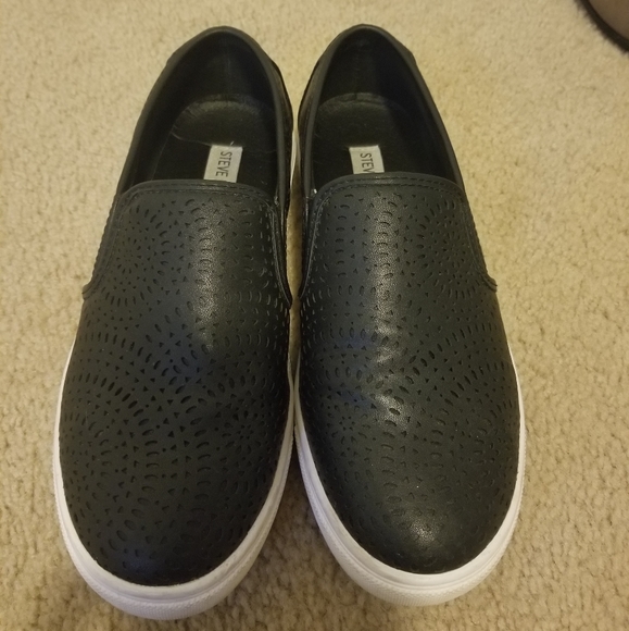 Steve madden slip ons - Picture 3 of 5